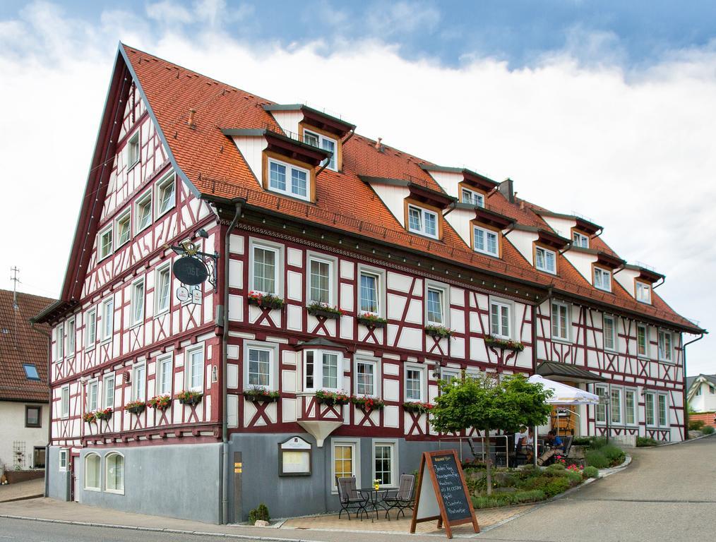 Hotel Post Jungingen Buitenkant foto